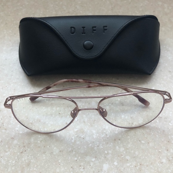 DIFF Eyewear in Karter - Picture 3 of 4